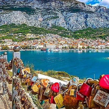 Nugal Pensión Makarska