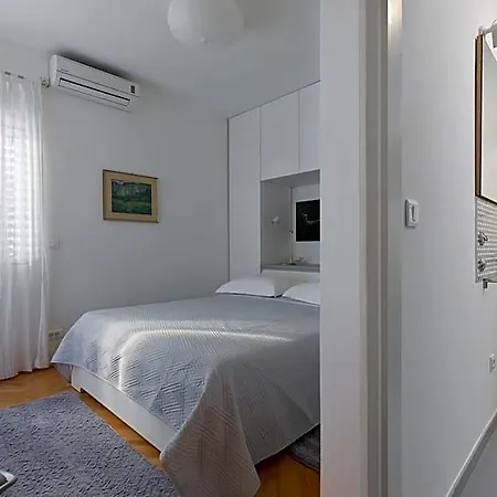 Nugal 3* Makarska