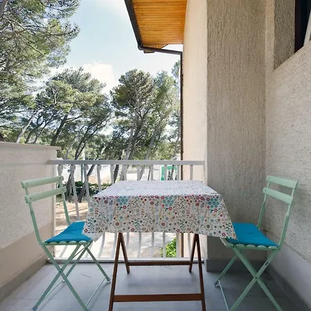 Nugal Gasthuis Makarska