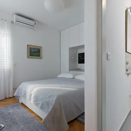 Nugal Πανσιόν