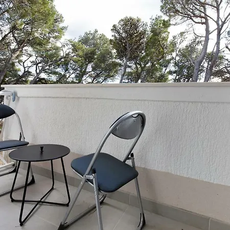 Nugal Πανσιόν 3*