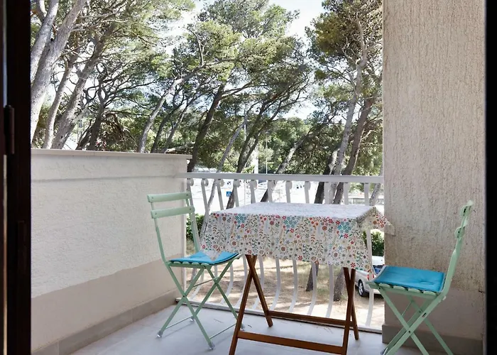 Nugal Gasthuis Makarska