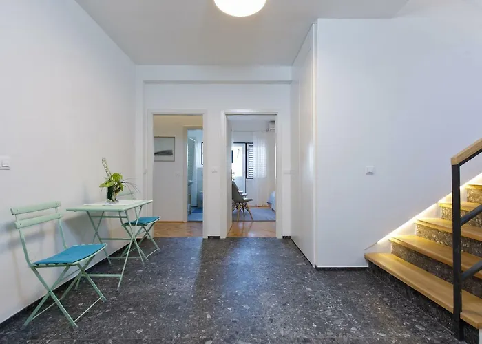 Nugal בית הארחה מאקרסקה