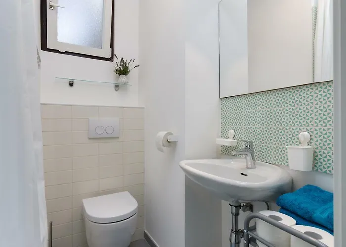 Nugal בית הארחה מאקרסקה