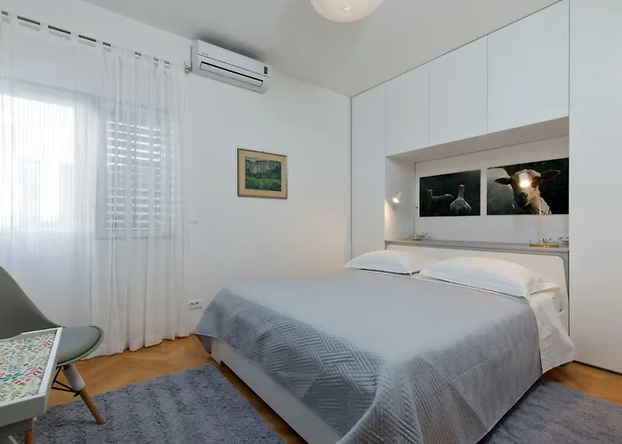 Nugal 3* Макарська